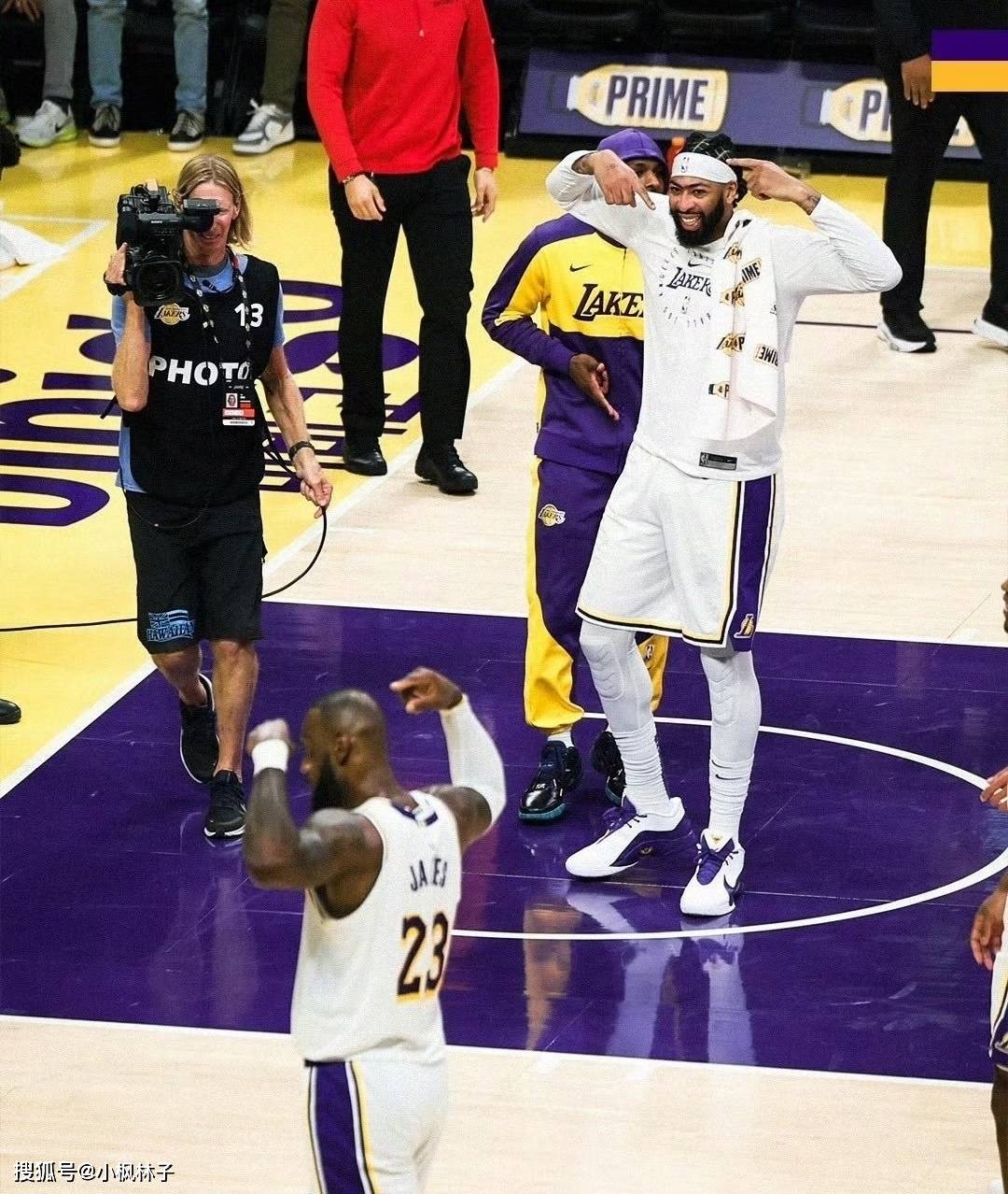 NBA赛季：湖人队携手浓眉哥，备战冠军之路